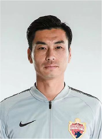 讲述了一群准结业医学生来到了南承平洋孤岛上的研究所，发现了一只风干又新生割裂的触手。在随之而来的怪事中，旧日师友接连被寄生死亡，密切火伴猜忌求全谴责，未知生物不竭进侵，主角们堕入了尽境当中。